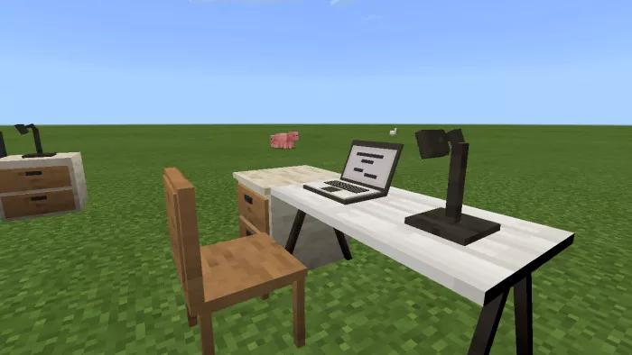 Ноутбук и компьютерный стол